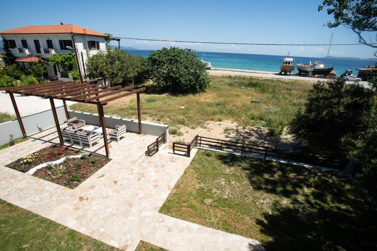 Marineiko Luxury Apartments Ierissos Eksteriør billede