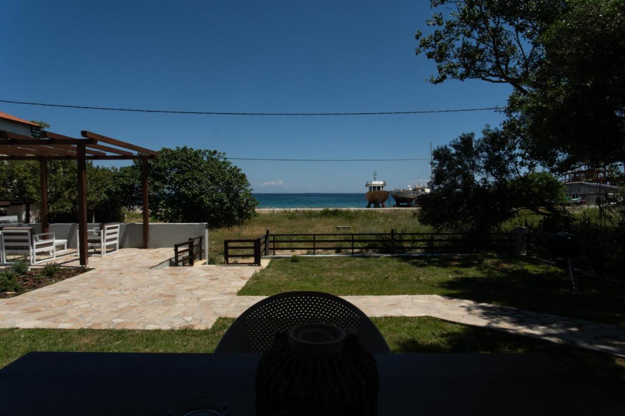 Marineiko Luxury Apartments Ierissos Eksteriør billede